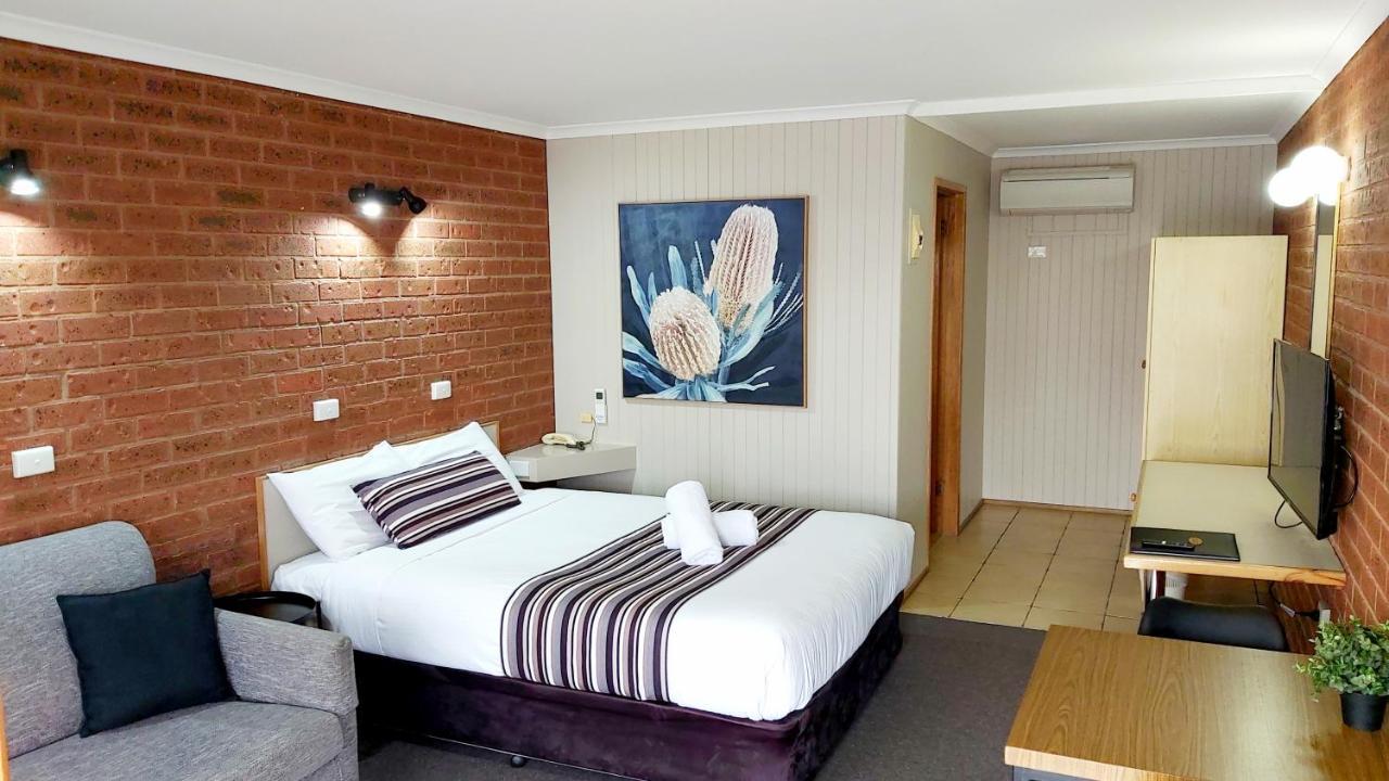 Country Mile Motor Inn Форбс Экстерьер фото