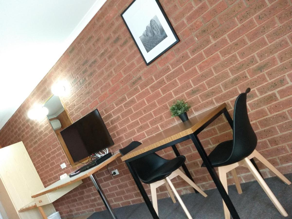 Country Mile Motor Inn Форбс Экстерьер фото